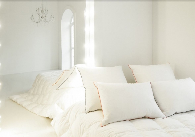 Подушка средняя "Женское начало"(специально для женщин) 68х68 см. из гусиного пуха, с внутренней камерой, Natures