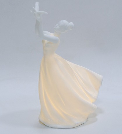 JP-186/39 Статуэтка с подсветкой "Леди" (Pavone)