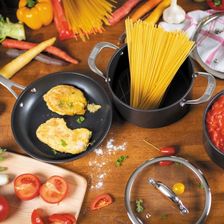 Ковш, 18 см. 2,3 л. черный Easy Pro Kuhn Rikon