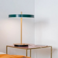 Настольный светильник Asteria forest green, 31х41,5 см. Umage