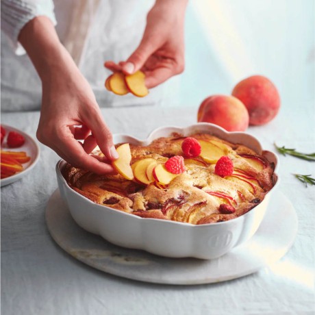 Форма для выпечки "Сердце" с волнистыми бортами, 26,5 см. цвет: крем, Мадлен Emile Henry