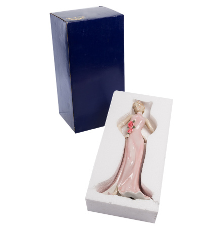 CMS-20/34 Статуэтка "Дама в вечернем платье" (Pavone)