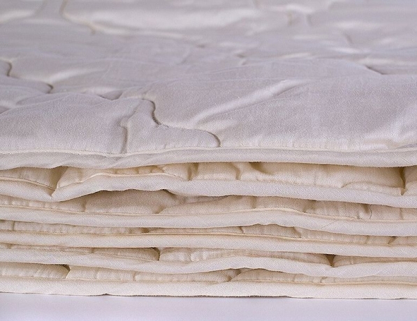 Одеяло всесезонное с шерстью овцы "Золотой мерино", 140х205 см. в чехле из хлопка премиального качества, Natures