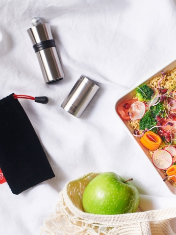 Набор Peugeot Мельница Pocket для перца + баночка перца Тан Хой