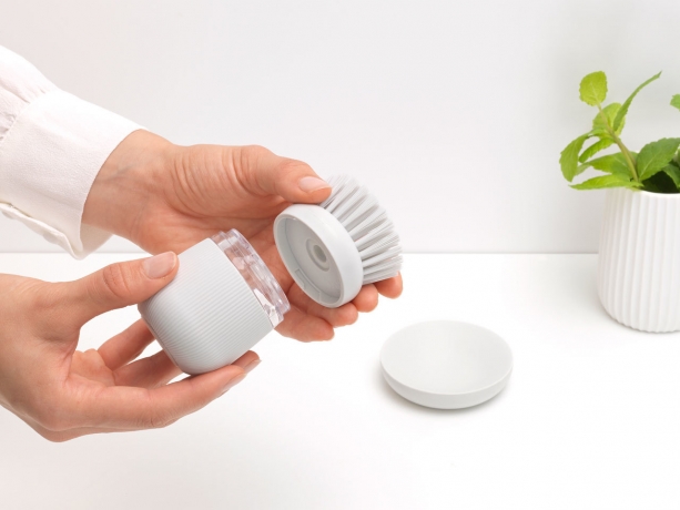 Щетка с дозатором моющего средства, Светло-серый Brabantia