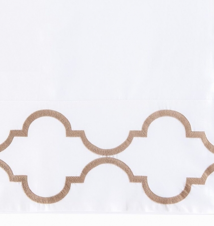 Комплект постельного белья "ROMA", перкаль, 150х210+220x240+50х70 см. белый/золотой, BOVI