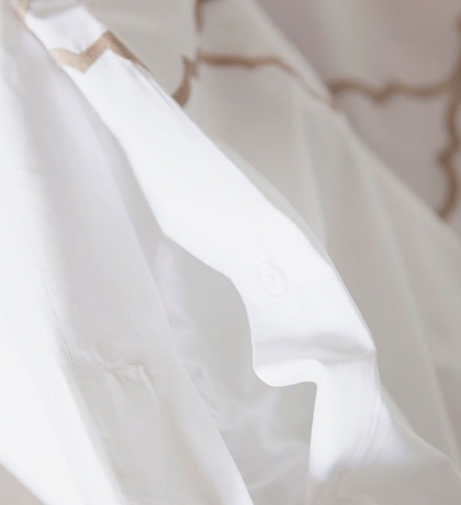 Комплект постельного белья "ROMA", перкаль, 200х220+240x260+2(50х70) см. белый/золотой, BOVI