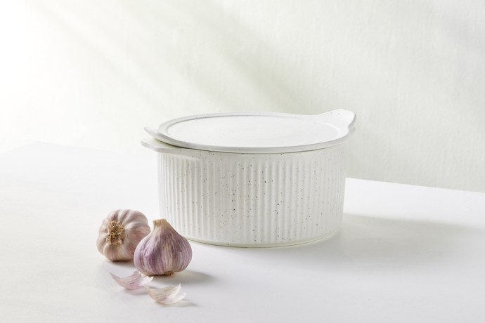 Кастрюля, 3 л, с крышкой, фарфор P, круглая, молочная, в крапинку, Speckle, Maxwell & Williams