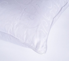 Подушка упругая полупуховая "Традиционная классика", 50х68 см. из жаккардового сатина, Natures