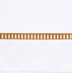 Комплект постельного белья "SAN MARCO", перкаль, 150х210+220x240+50х70 см. белый/золотой, BOVI