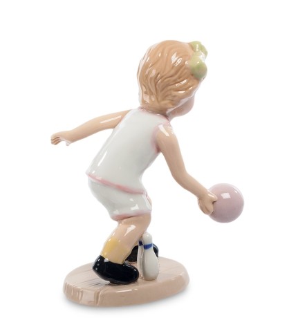 CMS-12/34 Статуэтка Девочка "Игра в боулинг" (Pavone)