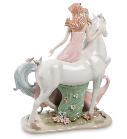 CMS-15/53 Статуэтка "Девушка" (Pavone)