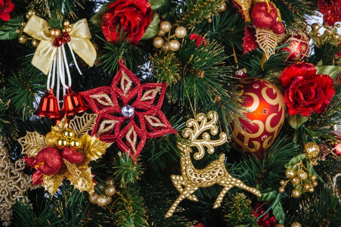 Елка "Фантазия" с украшениями, высота 240 см.