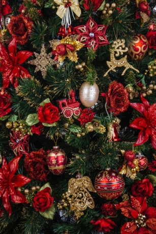 Елка "Фантазия" с украшениями, высота 240 см.