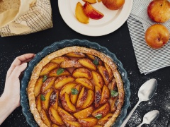 Форма Киш II Emile Henry, 28x28 см. 2,5 л., гранат