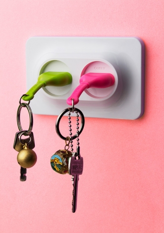 Двойной брелок+держатель для ключа Unplug, розовый, Qualy