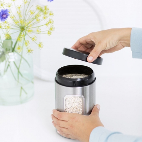 Контейнер для сыпучих продуктов с окном (1,4 л), Стальной матовый (FPP) Brabantia