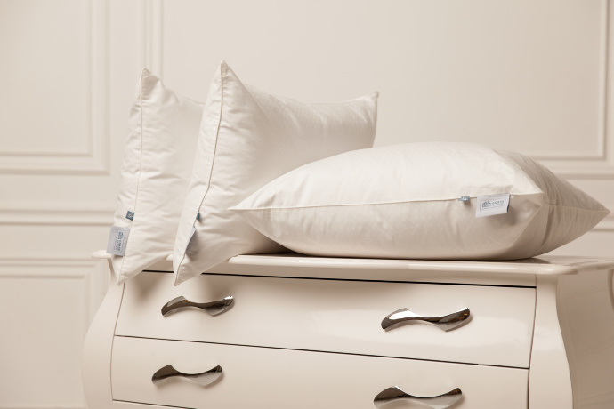 Подушка OPTIMA FAMILIE DOWN средняя 50х68