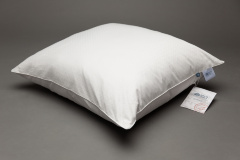 Подушка OPTIMA FAMILIE DOWN средняя 68х68