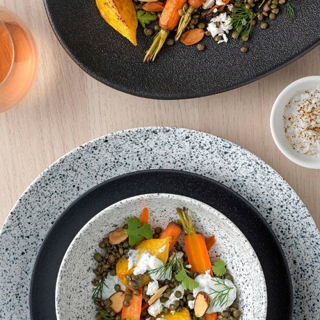 Тарелка закусочная Икра, 20 см. пепел Maxwell & Williams