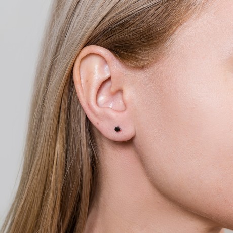 Пусеты BLACK AE03187-7A BW/S Fiore Luna