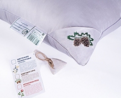 Подушка упругая из Фитолинии "Кедровая сила", 68х68 см. в комплекте ароматное саше из пленки кедрового ореха, Natures