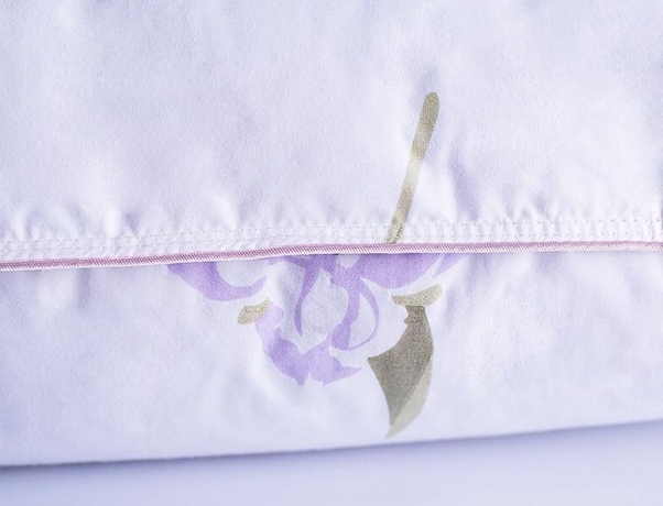 Подушка средняя из элитного гусиного пуха "Царственный Ирис", 50х68 см. Natures