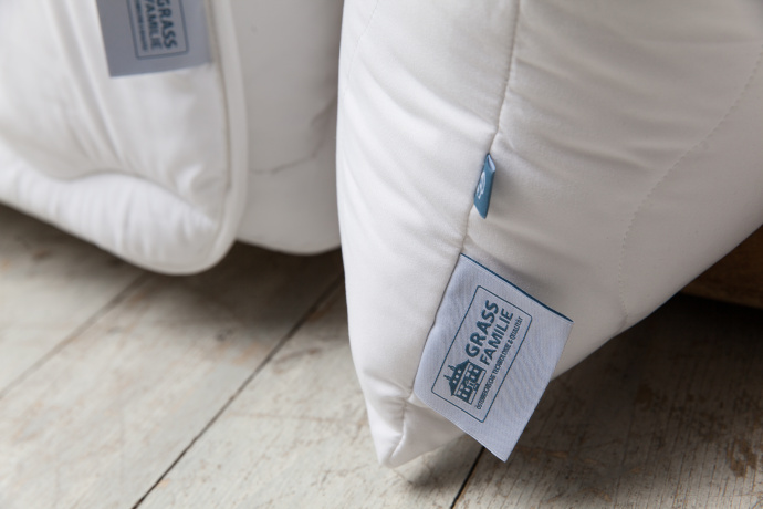 Подушка 60C° FAMILIE STOPALLERGY регулируемая 68х68