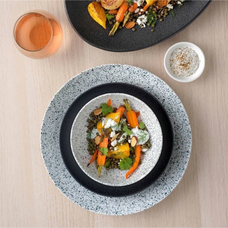 Тарелка обеденная Икра, 27.5 см. пепел Maxwell & Williams