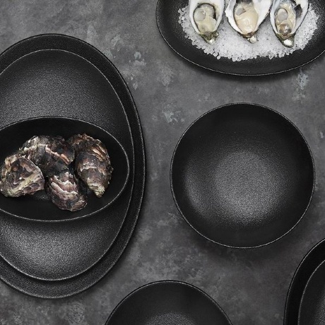 Тарелка обеденная Икра, 27.5 см. черная Maxwell & Williams