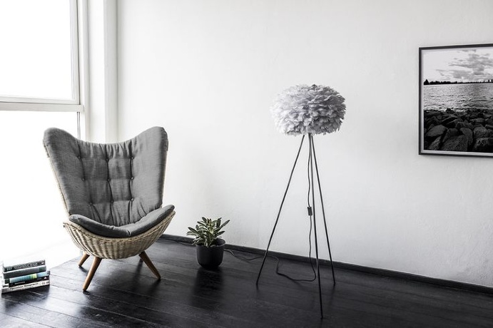 Плафон из перьев Eos light grey, 45х30 см. Umage