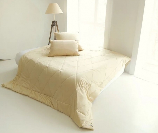 Подушка средняя из Фитолинии "Цветочное разнотравье" 50х68, с бамбуком, в комплекте ароматное саше из лекарственных трав, Natures