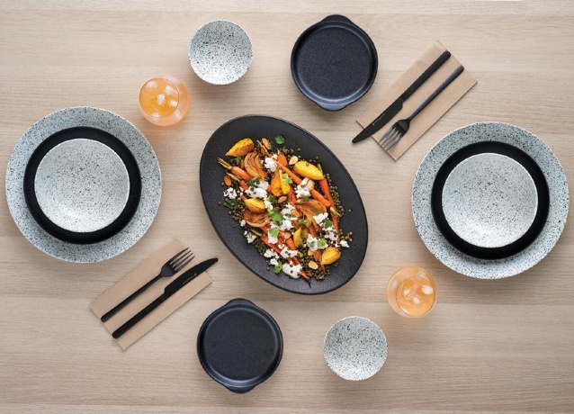 Тарелка овальная Икра, 30х22 см. пепел Maxwell & Williams