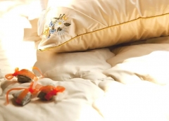 Подушка средняя из Фитолинии "Цветочное разнотравье" 68х68, с бамбуком, в комплекте ароматное саше из лекарственных трав, Natures