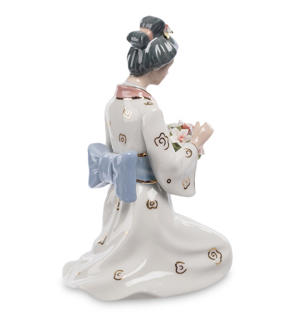 CMS-20/38 Статуэтка "Леди Сенсу" (Pavone)