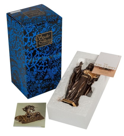 WS- 33/ 2 Статуэтка "Иисус с Ветхим Заветом"