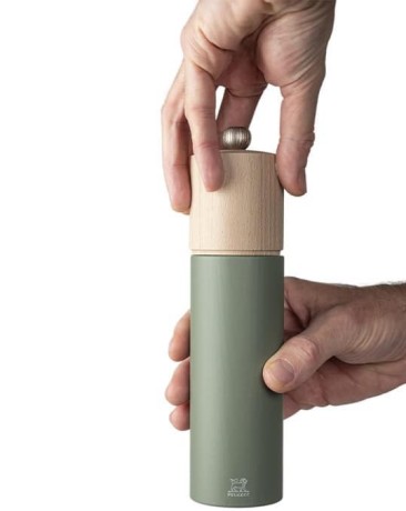 Мельница для перца Boreal, 21 см, цвет: темно-зеленый, Peugeot