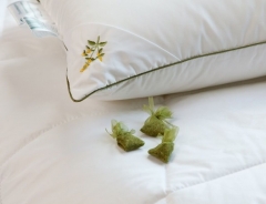 Подушка средняя из Фитолинии "Мята Антистресс", 68х68 см. в комплекте ароматное саше из натуральной мяты, Natures