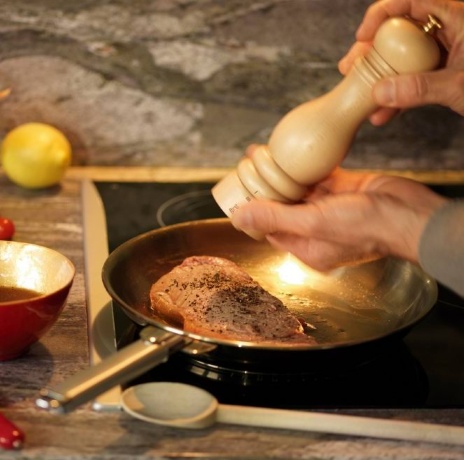 Мельница для перца Paris Peugeot, 18 см. светлое дерево