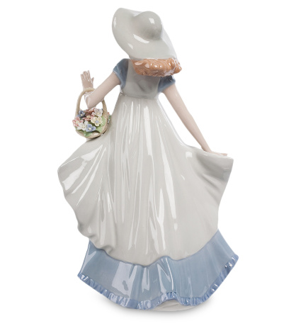 CMS-20/14 Фигурка "Девушка с корзинкой" (Pavone)