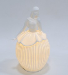 JP-186/29 Статуэтка с подсветкой "Леди Нежность" (Pavone)