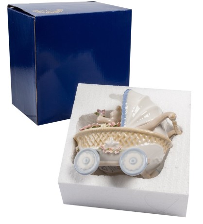 CMS-15/31 Муз. фигурка "Коляска" (Pavone)