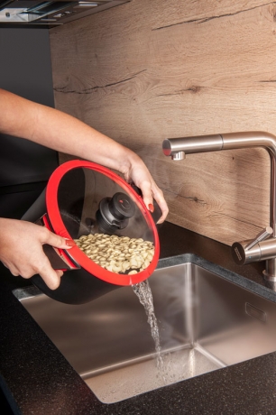 Кастрюля, 24 см. 4 л. красная индукционная Squality