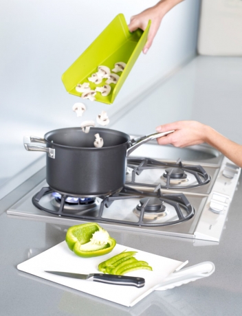 Доска разделочная Chop2Pot™ Plus средняя красная