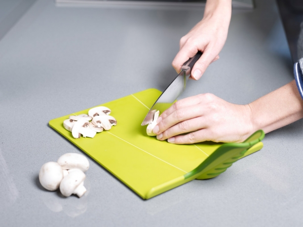 Доска разделочная Chop2Pot™ Plus средняя красная