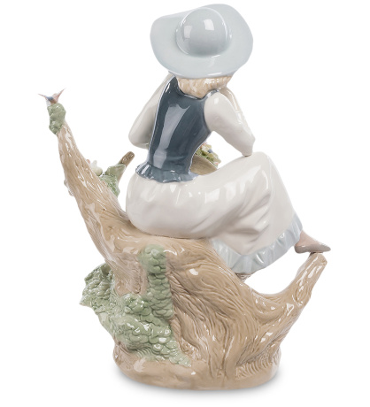 CMS-20/17 Фигурка "Девушка с корзинкой" (Pavone)