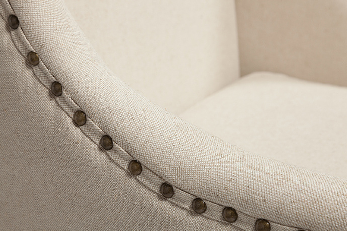 Кресло белое мягкое с ушами Nailhead Fabric Armchair
