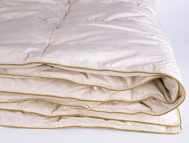 Одеяло всесезонное из гусиного пуха 1 категории "Медовый поцелуй", 200х220, технология кассетная, Natures