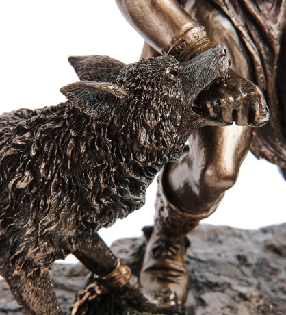 WS-1086 Статуэтка "Бог воинской доблести Тюр и Фенрир"