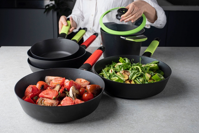 Кастрюля, 20 см. 2,5 л. зеленая индукционная Squality